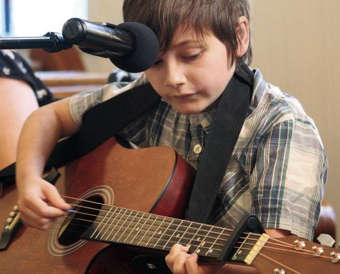 MALACHI NUNEZ entertained guests during the Oasis Outreach Ministries benefit concert at Calvary Christian Union Church in Excelsior Springs. The event featured local and regional performers to raise support for Oasis Outreach’s mission. MIRANDA JAMISON | Staff