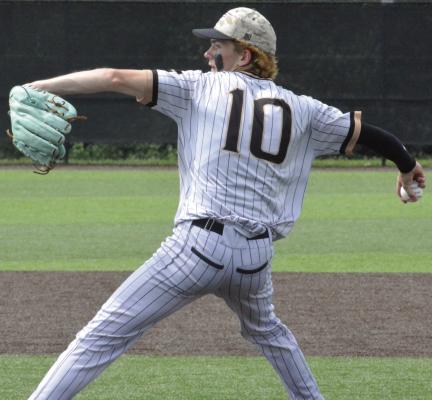 LANDON MARCUM bears down as he pitches for Excelsior Springs and helps the Tigers cruise to a 10-0 win over Richmond in Class 4 District 15 Tournament action. SHAWN RONEY | Staff