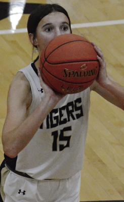 REESE RYAN attempts a free throw for Excelsior Springs. SHAWN RONEY | Staff