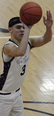 Tigers take Cards to the wire