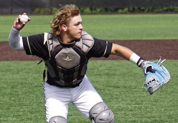 HUNTER SCOMA, shown looking to make a throw, hopes to win one more district baseball title before graduating in 2025 from Excelsior Springs. DUSTIN DANNER | Staff