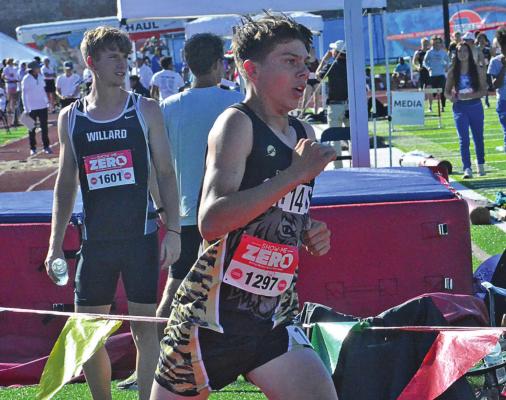 MASON WARTNER presses on in the boys 3,200-meter run May 27 at Class 4 state competition in Jefferson City. SHAWN RONEY | Staff