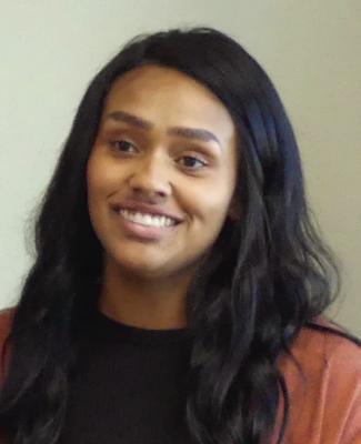 EXCELSIOR SPRINGS Community Center’s Youth and Family Coordinator Kyria Hood explains how adults can build a connection with youth. ELIZABETH BARNT | Staff