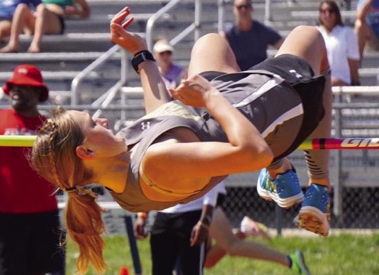 KATIE HOUCK, shown at sectional competition May 18 in Independence, is among five Class 4 state qualifiers for Excelsior Springs in track and field. TIM HARLAN | Contributed Photo