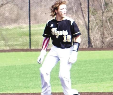 HUNTER SCOMA two-sport eshs athlete