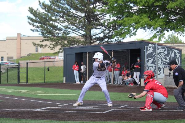 ES Baseball vs Raytown South