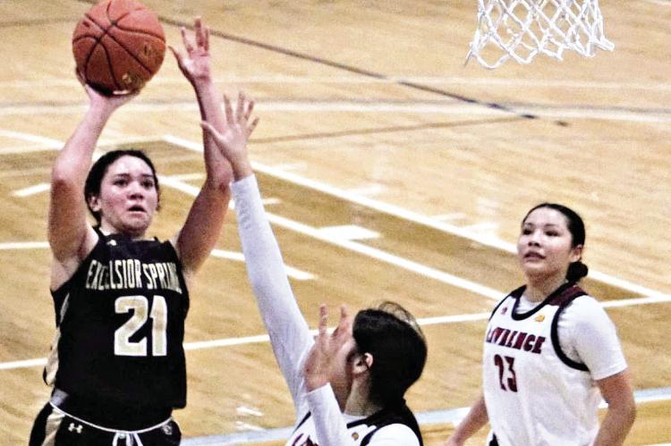 ES girls hoopsters fall to Fort Osage, Lawrence to finish 2022