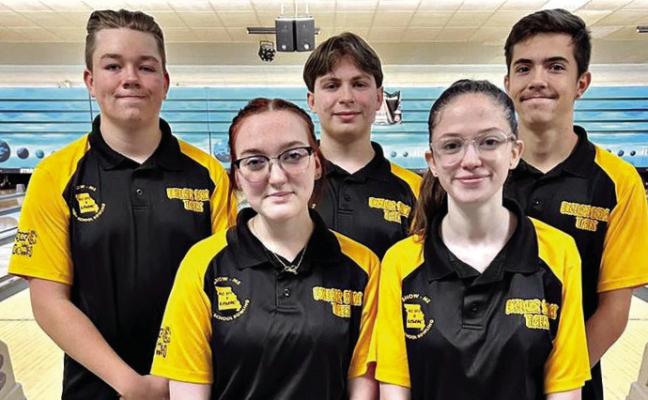 MEET SOME OF the Excelsior Springs High School club bowlers: front row (from left) Olivia Smith, Quinlynn Davis; back row, Brian Meek, Brody Hurla, Kylor Meek. DUSTIN DANNER | Staff