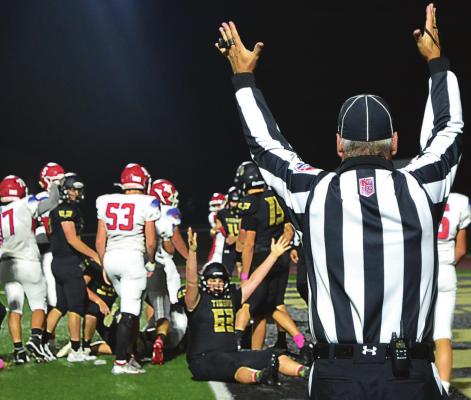 BREAKING A three-game losing streak gives Excelsior Springs a reason to cheer at homecoming.